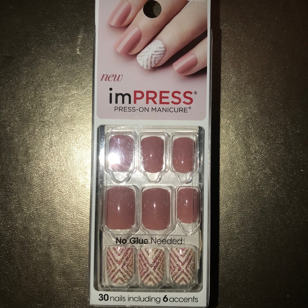 imPRESS Press-On Manicure